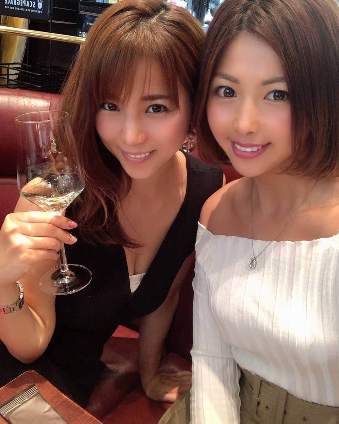 のインスタグラム：「先日のなつみん💓 in日本橋✨  もーほんとLOVE💓💓💓 可愛くて目の中入れたい位❤  #心友 #LOVE #家族 #女子会」
