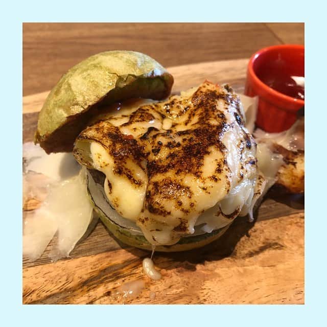 中西香菜のグルメインスタ