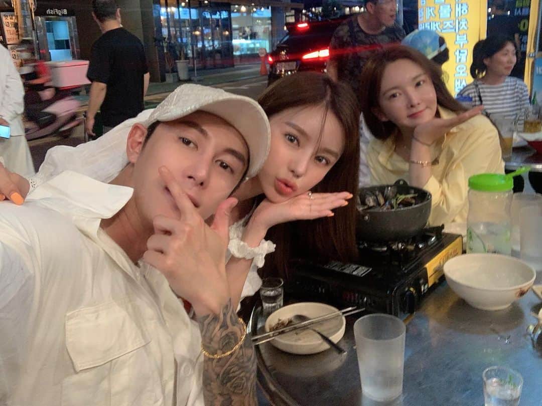 Son Ju Heeさんのインスタグラム写真 - (Son Ju HeeInstagram)「오늘 진짜 생일 울 지나찡과 울 엉아랑💗 요즘 생일이 왜 이렇게 많음?  나 요즘 리샵을 위해 사는데 본의 아니게 생일이 많아서 바람을 쐬넹? 😜 - - #리샵  #지나야생일축하행🎂💕 #사랑합니다」6月11日 22時22分 - juhee__ss