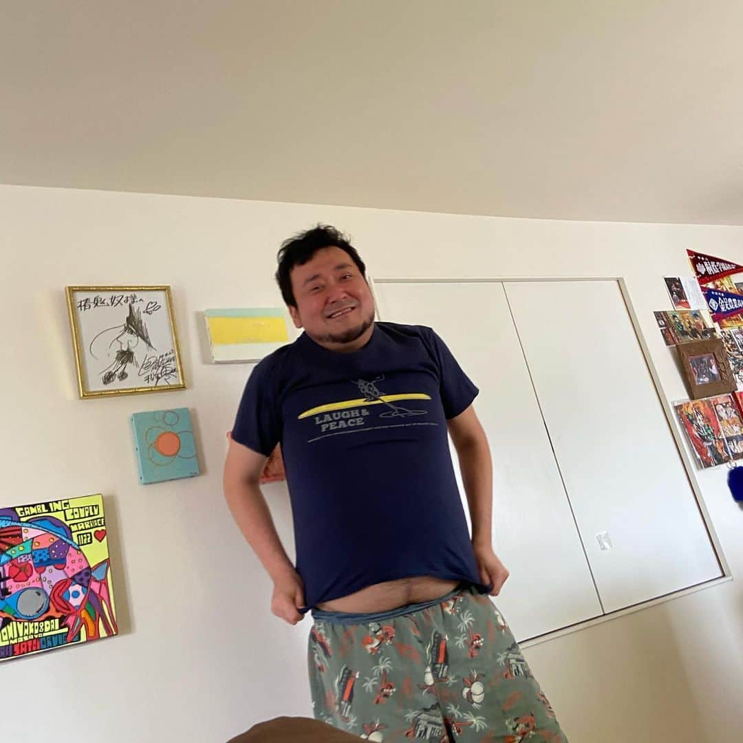 椿鬼奴さんのインスタグラム写真 - (椿鬼奴Instagram)「Tシャツ着るのもストレスみたい #人は100キロ超えるとこうなる #グランジ大 @satodaidaidai」6月11日 13時41分 - tsubakioniyakko