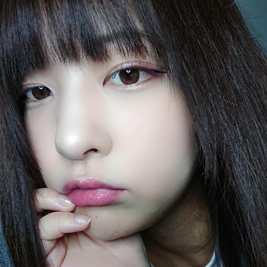 のインスタグラム：「. 今月はデビュー月！ 2012年6月20日に初めての作品が出たのです。 . ってことで、今月は #あべみかこ月間 . 梅雨入りも続々してますが、ジメジメとした気分を飛ばして、 お仕事、お勉強、推し事頑張っていきましょ🥰💓 . #あべみかこ #安部未華子 #mikakoabe  #AV女優 #自撮り . .」