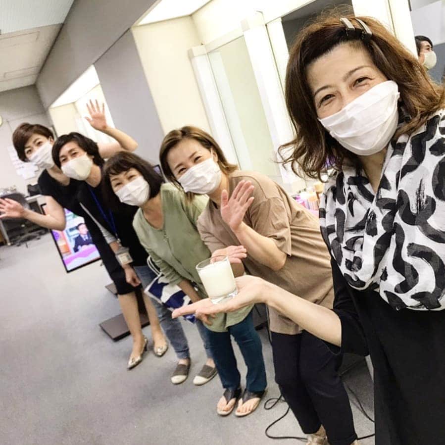 のインスタグラム：「かれこれ20年以上のお付き合い🤭✨✨家族のようなものだね。  もっさん、お誕生日おめでとう‼️‼️」