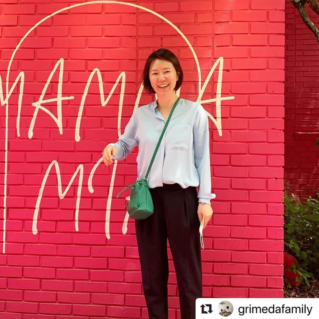 DAKS Koreaさんのインスタグラム写真 - (DAKS KoreaInstagram)「#Repost @grimedafamily with @make_repost ・・・ 무더운 여름에는 간편하게 미니크로스백 하나로 끝!💚 _ #DCBA0F981E2 _ #닥스 #닥스코리아 #닥스엑세서리 #DAKS #DAKSACCESSORIES #Lfmall #닥스가방 #닥스여자가방 #크로스백 #버킷백 #복조리백 #선물추천 #데일리룩 #ootd」6月11日 14時41分 - dakskorea_accessories