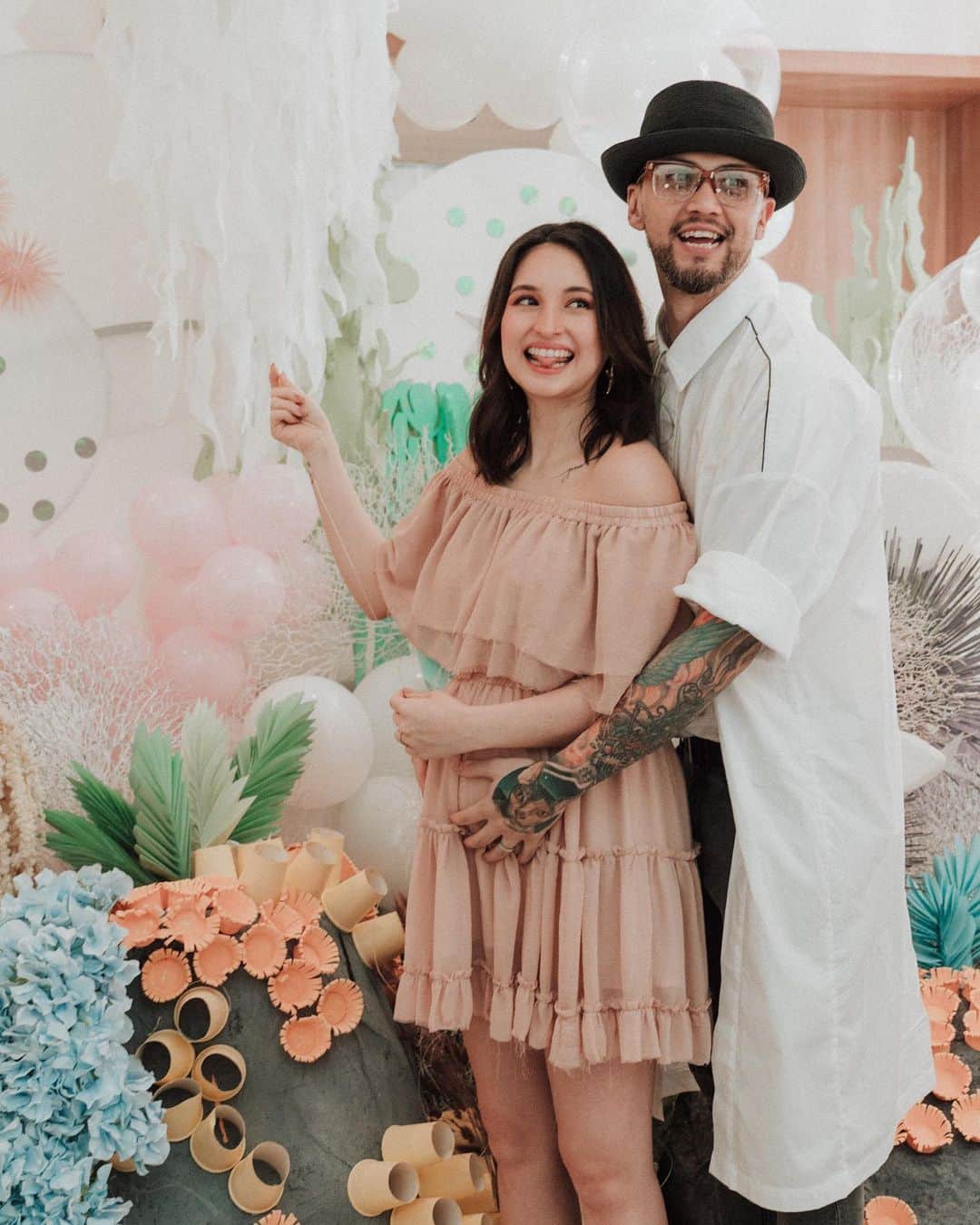 Coleen Garciaさんのインスタグラム写真 - (Coleen GarciaInstagram)「It’s definitely challenging to get creative with events right now, but that doesn’t mean we shouldn’t celebrate. 💙 So THANK YOU again to everyone who made our online gender reveal possible yesterday:  Party: THE G FETE @gfete (@labellefete x @gideonhermosa) Broadcast: Gelvin Hernandez of Always in Motion (@alwaysinmotiondesigns) Cakes and Cupcakes: Cubcakes (@cubcakesphilippines) Photos: Metrophoto (@mymetrophoto @nextbymetrophoto) Host: KC Montero (@kcmontero) Giveaways: Baby World (@babyworldph), Baby Flo (@babyflo_ph), Pampers (@pampersph) and Arteegram (@arteegram_manila) Catering: Belle Foods (@bellefoods2010) and MamaPaz (@mamapazbakedspaghetti)  More photos on fb.me/thecrawfordsph 🤗」6月11日 14時51分 - coleen