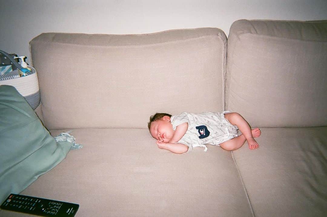 高松チェルシーリナのインスタグラム：「ちっこいなぁ  #写ルンです」