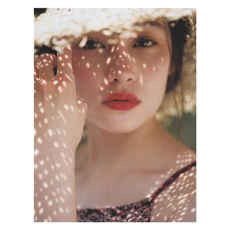 エトレンヌさんのインスタグラム写真 - (エトレンヌInstagram)「. ・琉花・ CYAN　 ISSUE 025 / SUMMER 2020  PO:嶌原佑矢 HM:岡田知子 STY:高野夏季  #琉花 #嶌原佑矢 #岡田知子 #高野夏季 @shiman_ @tomokookada @nattunki @cyanmagazine @tokyodays_luka #エトレンヌ #モデル #モデルエージェンシー #エトレンヌモデルエージェンシー #cyan #etrenne #étrenne #model #modelagency」6月11日 17時01分 - etrenne_official