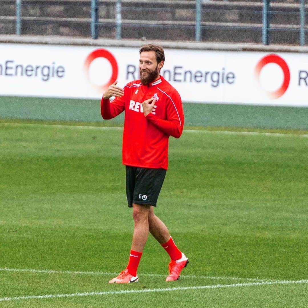 マルコ・ヘーガーのインスタグラム：「#enjoy your day😃🤲🏼 @fckoeln  #feiertag #day #off #relax #family #positivevibes #blessed #smile #effzeh #together #fc #cologne #mh6 #liebedeinestadt #training」