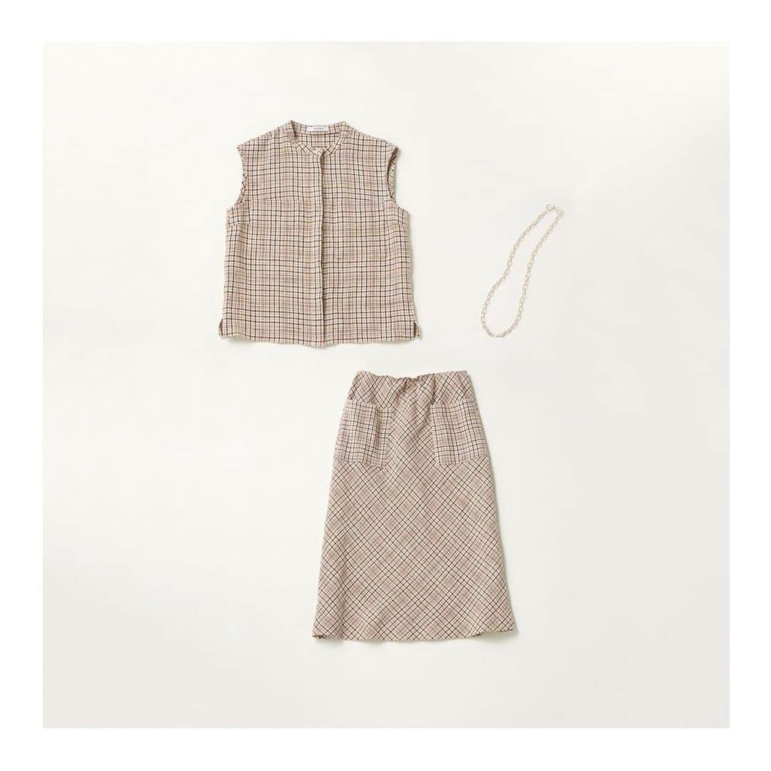 エリオポールのインスタグラム：「. "ENJOY YOURSELF" . -15%OFF CAMPAIGN- 5.11.mon. - 6.11.thu. . . BROUSE [HÉLIOPÔLE] 18,000yen+tax SKIRT [HÉLIOPÔLE] 21,000yen+tax NECKLACE [Saskia Diez] 29,000yen+tax . . . @heliopole_official heliopole.jp . . . . #HELIOPOLE30eme #HELIOPOLE #エリオポール #2020ss #springsummer #selectshop #fashion #style #ENJOYYOURSELF #stayhome #athome」