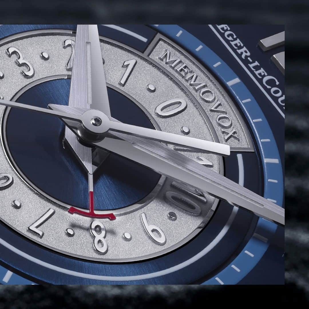 のインスタグラム：「Beauty in the details.  #TheSoundMaker _ Concentric rings, featuring a sunray-brushed dial with different shades of blue, engraved numerals, micro-blasted finish, two alarm indicators, a new hand, tipped with a red JL logo, and the emblematic triangle marker.  _ Master Control Memovox Timer  A limited edition of 250 pieces Pre-order now _ #JaegerLeCoultre #积家 #HomeofFineWatchmaking #MasterControl #Memovox #Timer #Alarm #SavoirFaire #Design #Style #ValleeDeJoux #Craftsmanship #Watchmaking #SwissWatch」