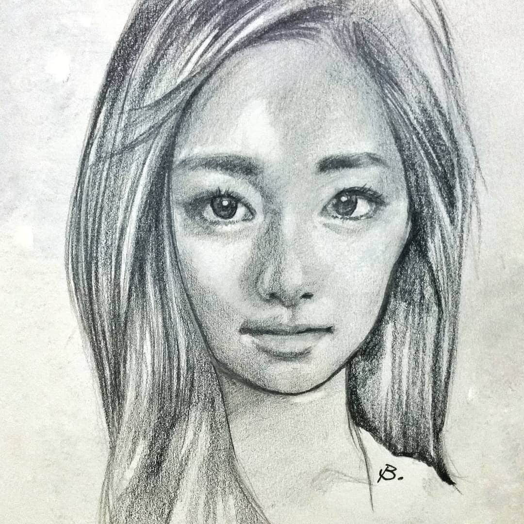 Toshiのインスタグラム：「‎⋆ 【 Chou TzuYu / ツゥイ 】 #artwork#art#drawing#絵#illustration#イラスト#art#artwork#sketch#pencil#pencildrawing#sketchbook#mechanicalpencil#鉛筆画」