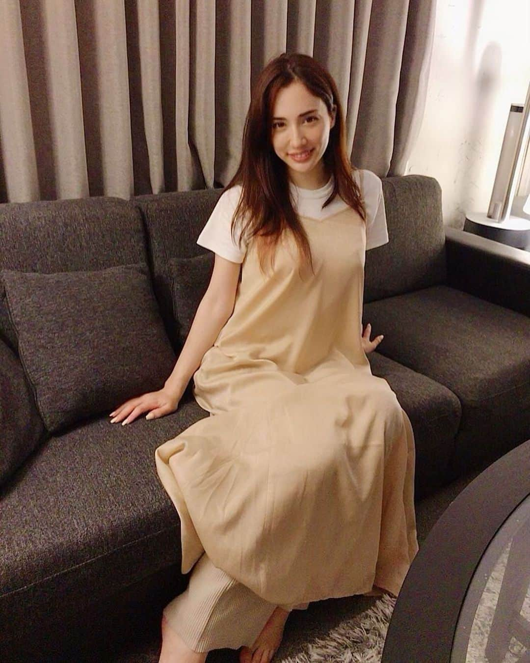 眞木美咲パメラさんのインスタグラム写真 - (眞木美咲パメラInstagram)「🌼 ゆったりまったりした服も着るようになった😚 これ、ぜんぶ、　@kobe_lettuce パンツ、ワンピース、Tシャツぜんぶ🙌🏻 リーズナブルですぐ届いて大変助かってます😂 お腹いっぱいたべたいときはゆったりワンピースで、 むくんだら @sorriso_ryuichi でリンパ流してもらうの✨ . 食べたらその分調整💁🏼‍♀️ ウエストまわりと脚はほんとにかわるからおすすめ♡ . . . .  #美肌 #小顔 #ダイエット#美容 #リンパドレナージュ #love #赞#likelike #私服 #粉我#时装#ファッション」6月11日 18時31分 - pamypamypamy