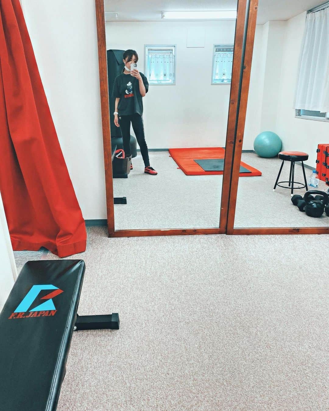 pisatamagoさんのインスタグラム写真 - (pisatamagoInstagram)「こんな大きい鏡が欲しい🌈 でも置くところがないんよね😅 ✵  #加圧トレーニング#加圧#ジム#大阪加圧トレーニング」6月11日 18時32分 - audreysunnyday