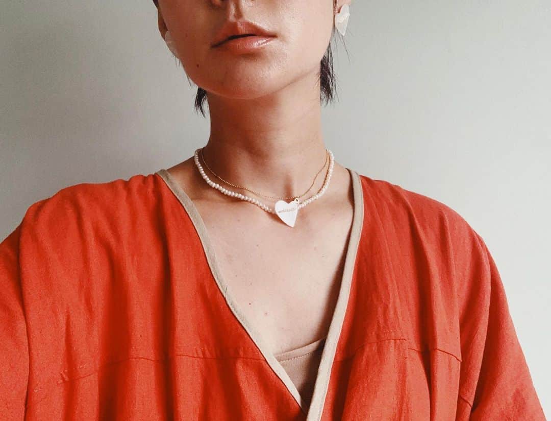 ジュジュのインスタグラム：「...♡ . .  #AkariH#accessory#costumeaccessory#fashion#アクセサリー#アクセ#大振りアクセサリー#jewelry#ジュエリー#pierce#earring#ring#bracelet akarih#akarihchic#アカリ#アカリチック#Akarih#アカリ #2020ss#ss collection#www.akari-h.jp#hrkフク」