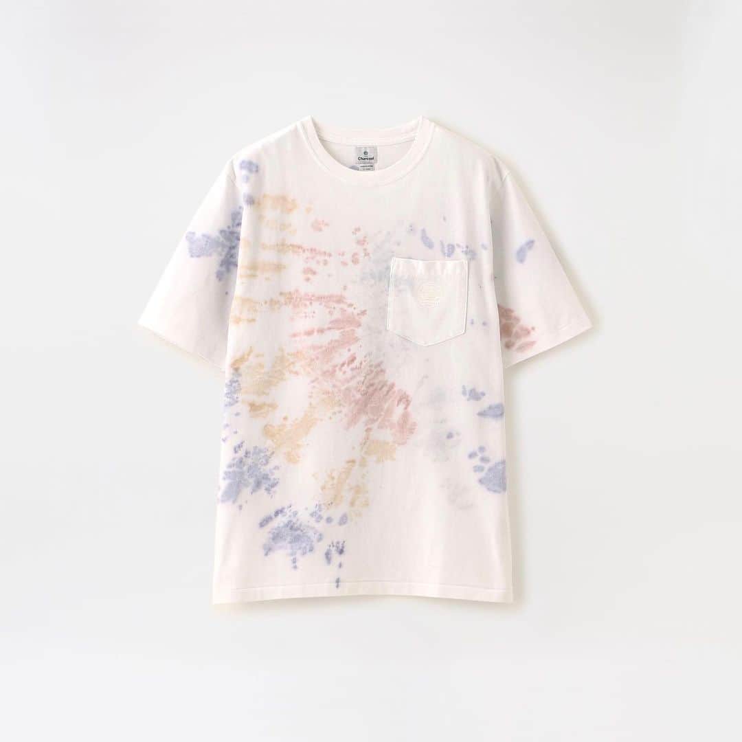 LOVELESS/GUILD PRIME 公式アカウントさんのインスタグラム写真 - (LOVELESS/GUILD PRIME 公式アカウントInstagram)「. 『 Charcoal 』  2018年東京広尾にオープンした、ポケットTシャツ中心のゼネラルストア、Charcoal TOKYO。アメリカ製のTシャツに見られるがっしりとした風合いを意識し、開発した米綿天竺で制作したTシャツ。オリジナルの素材開発と国内縫製にこだわり、全て日本で生産している。  CUT&SEWN ¥13,000+tax  #loveless #charcoal #charcoaltokyo  #tyedye #tyedyetee  #men  #mensfashion  #fashion」6月11日 19時02分 - loveless___official