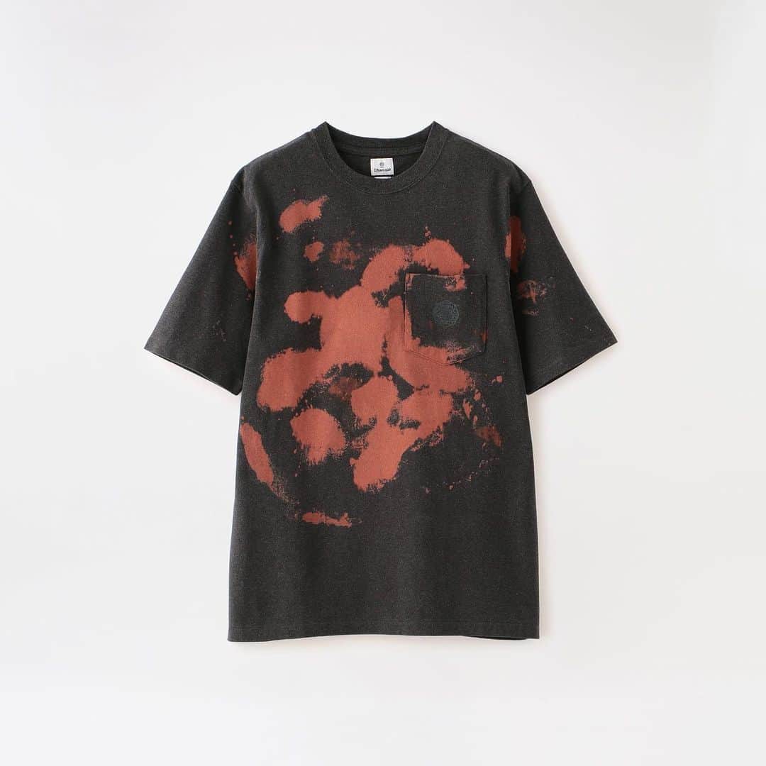 LOVELESS/GUILD PRIME 公式アカウントさんのインスタグラム写真 - (LOVELESS/GUILD PRIME 公式アカウントInstagram)「. 『 Charcoal 』  2018年東京広尾にオープンした、ポケットTシャツ中心のゼネラルストア、Charcoal TOKYO。アメリカ製のTシャツに見られるがっしりとした風合いを意識し、開発した米綿天竺で制作したTシャツ。オリジナルの素材開発と国内縫製にこだわり、全て日本で生産している。  CUT&SEWN ¥13,000+tax  #loveless #charcoal #charcoaltokyo  #tyedye #tyedyetee  #men  #mensfashion  #fashion」6月11日 19時01分 - loveless___official