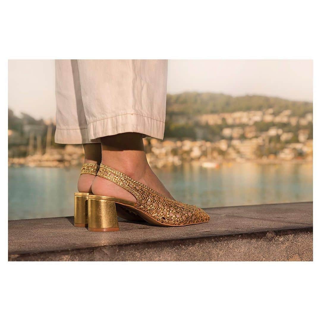 ジオセッポさんのインスタグラム写真 - (ジオセッポInstagram)「Comodidad y estilo 100% ✨ . .  Modelo CANADICE oro . .  #Zapatos #SS20 #NewIn #Summer #goldenHour」6月11日 19時30分 - gioseppo_official
