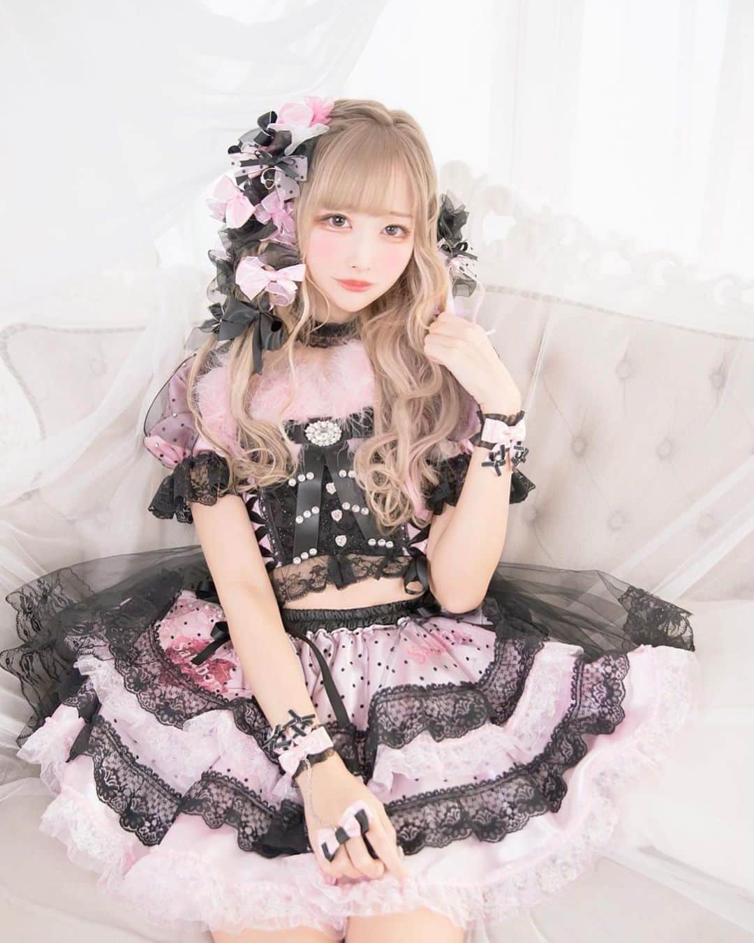 さきぼんさんのインスタグラム写真 さきぼんinstagram 正面と全身 黒 ピンク リボン レースで量産 アイドルみたいな最強な衣装 名前入りだよ 量産女子 量産 量産型 量産型ヲタク 量産型女子 量産型コーデ 地雷 地雷女子 黒ピンク アイドル