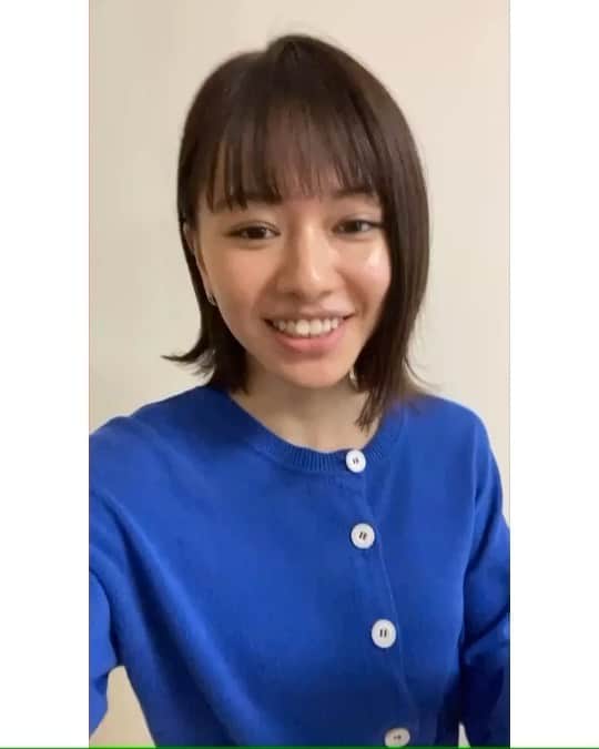 のインスタグラム：「「#ハケンの品格」初回放送日まで、あと6日！﻿ ﻿ 今日のカウントダウン動画は #山本舞香 さんです！﻿ ﻿ 塚地さんからのバトンは﻿ 「学生服」﻿でした！﻿ ﻿ 「 く 」からはじまる見どころは？﻿ ﻿ #見どころしりとり﻿ #カウントダウン」
