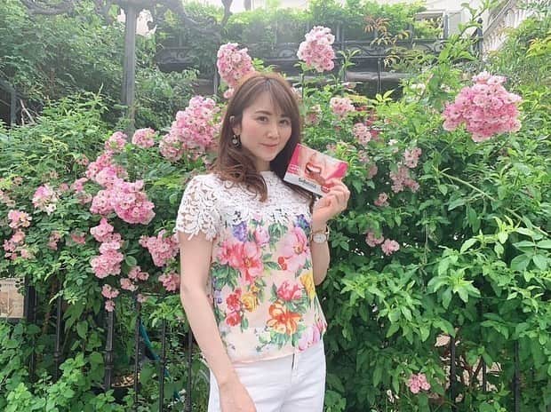 Miku Hirata 平田未来さんのインスタグラム写真 - (Miku Hirata 平田未来Instagram)「いよいよ梅雨になりましたね☔️ 夏休みまでの間、楽しく過ごせたらよいのですが🌼  コロナの自粛中は、むくみも取れて結構快適に過ごしていました😊  が、新生活が近づくにつれて どうもストレスが募ってきて またリバウンドしそうになりました💦  そんな時であったのが、#シュガリミット(@sugalimit )です！  子育て真っ最中で、体力もいる毎日の食事や生活のなかで、糖質オフをしたら栄養も偏りそうで😅 困っていたのですが、 #糖質活用 ということならわたしにもできるかな？  と思い、続けています👍  インパクトのあるパッケージですが 4種類もあります💐  まだまだ、#おうち時間 が長そうなのでうまく取り入れて無理のないダイエットと、キープしたいです😊  #おうちじかん #家で運動 #筋トレ #ジムトレーニング #運動 #ダイエット　 #むくみ解消」6月11日 19時26分 - miku.hirata