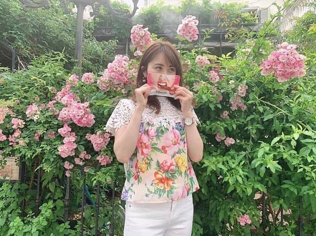 Miku Hirata 平田未来さんのインスタグラム写真 - (Miku Hirata 平田未来Instagram)「いよいよ梅雨になりましたね☔️ 夏休みまでの間、楽しく過ごせたらよいのですが🌼  コロナの自粛中は、むくみも取れて結構快適に過ごしていました😊  が、新生活が近づくにつれて どうもストレスが募ってきて またリバウンドしそうになりました💦  そんな時であったのが、#シュガリミット(@sugalimit )です！  子育て真っ最中で、体力もいる毎日の食事や生活のなかで、糖質オフをしたら栄養も偏りそうで😅 困っていたのですが、 #糖質活用 ということならわたしにもできるかな？  と思い、続けています👍  インパクトのあるパッケージですが 4種類もあります💐  まだまだ、#おうち時間 が長そうなのでうまく取り入れて無理のないダイエットと、キープしたいです😊  #おうちじかん #家で運動 #筋トレ #ジムトレーニング #運動 #ダイエット　 #むくみ解消」6月11日 19時26分 - miku.hirata