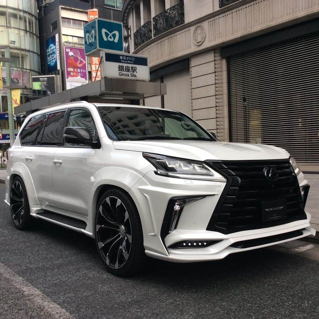 Spirits Artisanさんのインスタグラム写真 - (Spirits ArtisanInstagram)「lexus LX570 Artisanspirits/// Sportsline blacklabel www.artisanspirits.co.jp #artisanspirits #artisan #lexus #lexuslx #lexuslx570 #lx #lx570 #bodykit #blacklabel #suv #corarta7 #yokohamatire #japan #jp #evasivemotorsports #ravspecjdm #butlertire #jworksunlimited #premierautowerkz #suvproject #kanooperformance #car_life_staff  #車庫小舗 #nigeljdmparts #トラウム #advanced_auto_performance  #otto.auto.service #mr__lexus #jackspna」6月11日 19時47分 - artisan_spirits