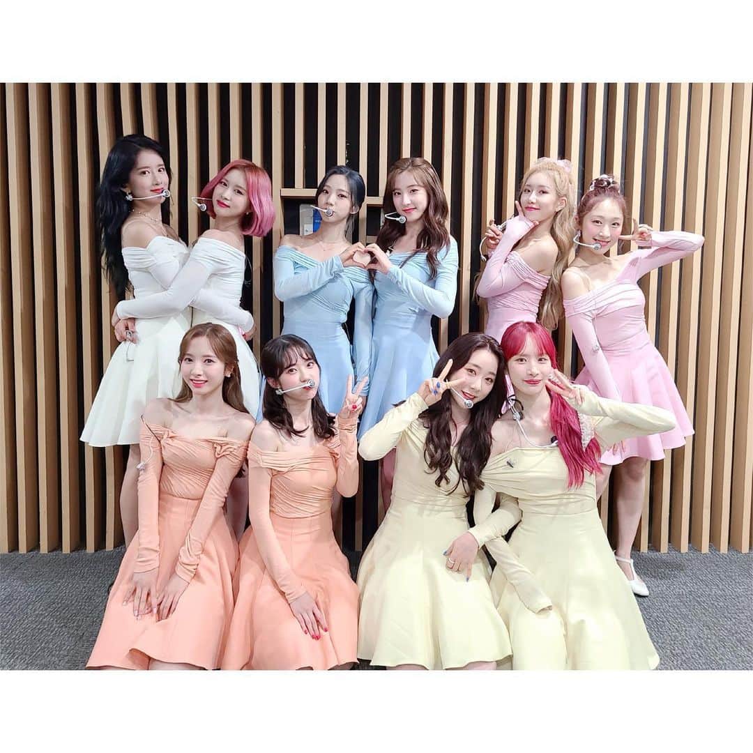 宇宙少女さんのインスタグラム写真 - (宇宙少女Instagram)「💛 200611 #우주소녀 #MCOUNTDOWN 완료 💛 나비처럼 점점 더 화려해질 우주복 기대해주세요🦋  #엠카운트다운 #BUTTERFLY #버터플라이 #네버랜드 #Neverland #우주소녀_버터플라이 #바램_무대도_완료🧚‍♀️ #오늘의_우주복👭  #우주스타그램 #WJSN」6月11日 19時55分 - wjsn_cosmic