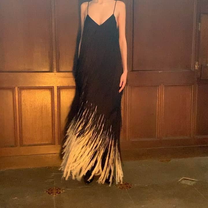 のインスタグラム：「Fall winter 2020 thanks to @jamescochranephoto  @ceciliamezzi @sharonwauchob @lfw」