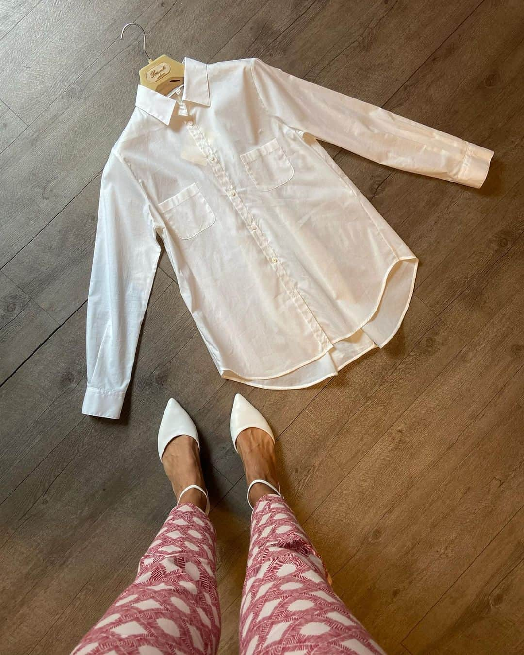 パロンキさんのインスタグラム写真 - (パロンキInstagram)「La trascuratezza nel vestire è un suicidio morale. ( Honorè de Balzac )  #ootd #ootdfashion #classywomenn #womenstyle #instastyle #fashion #shopping #shoppingtime #instafashion #madeinitaly🇮🇹 #italianfashion #shoppingaddict #womenshopping #timelessstyle #timelesselegance #timelessfashion #forlì #shoppingforli #italianstyle #outfitinspiration  Contact us ☎️📞📲 + 39 334 8330612」6月11日 20時01分 - parronchicashmere