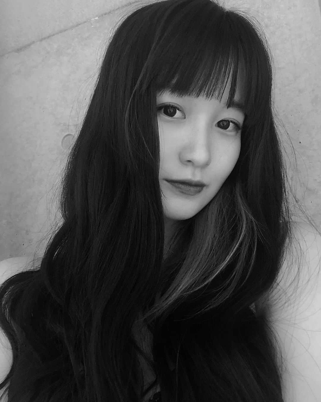 のインスタグラム：「monochrome」