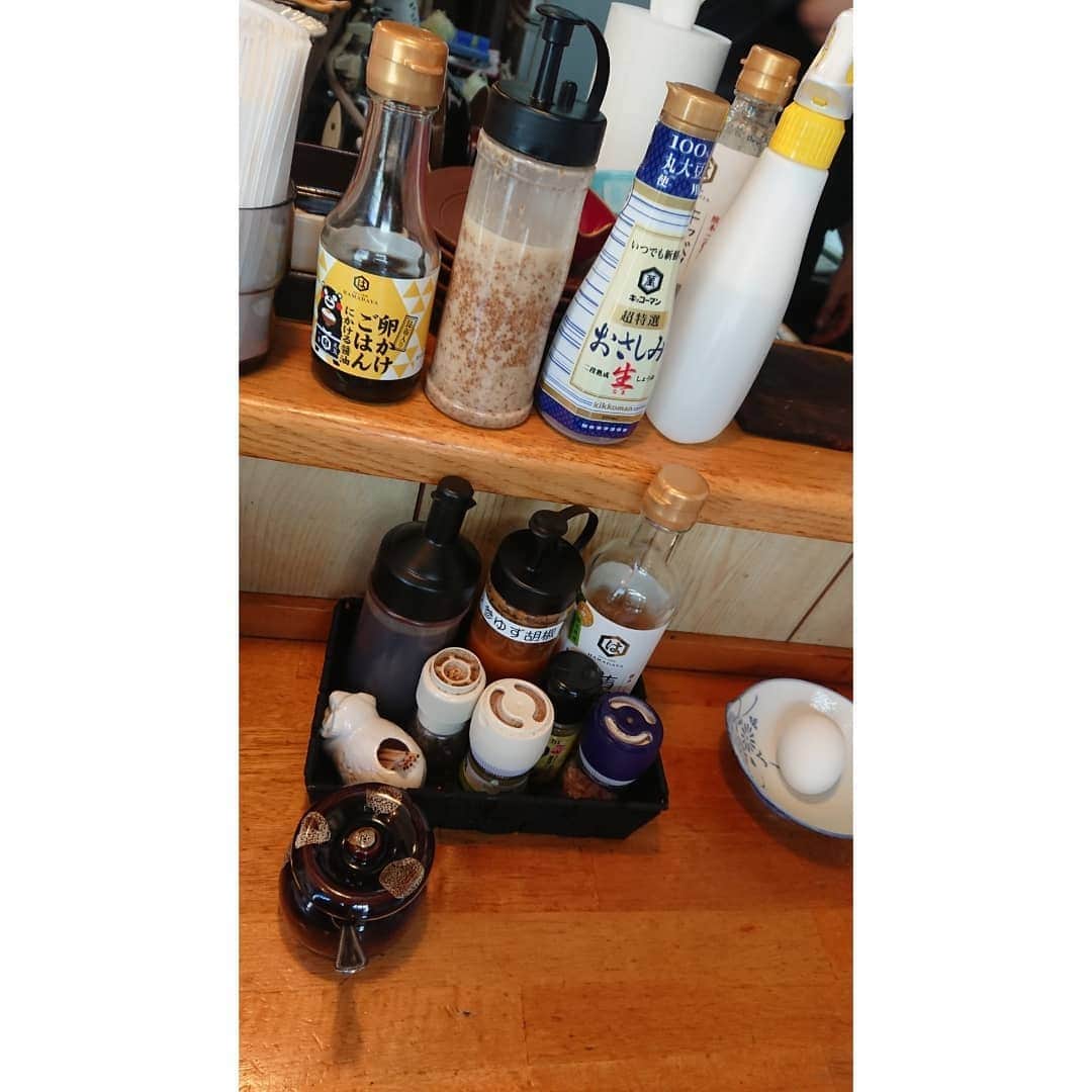 松浦麻里奈さんのインスタグラム写真 - (松浦麻里奈Instagram)「巣鴨駅近くの【和-NAGOMI】@nokisitasyoutengai . 💮自分でローストビーフ牛カツを焼いて食べる❣❣❣ . ローストビーフの表面はサクサクに揚げてあって、 そのまま食べても、各自に用意されたプレートで 焼いて食べるも良し、調味料も沢山あるので お好みで食べても良し💞😊💞 . 卵がついてるので、卵かけご飯にしたり ご飯は一杯お代わり無料！ 卵につけても美味しい♡~(>᎑<`๑)♡ .  お水は、クリスタルガイザー😁😁 一人一本ついておる。  味噌汁も、椎茸まるごとどーんっと入ってます😮✨ . . 店長一人で切り盛りされてるみたいです👍✨ この日は暑かったなあ～🤣 店内はカウンターのみ！！ . . 巣鴨の住宅中で、隠れ家みたいなところでした🎀 夜もやってるよ～(*´罒`*) . . #和-NAGOMI-牛カツ #焼かない肉寿司 #巣鴨 #千石 #牛カツ #pr #コラボベース #ローストビーフ #ランチ #lunch #お肉 #ディナー #dinner #美味しいご飯 #巣鴨ランチ #巣鴨グルメ グルメ #グルメ #東京グルメ #名店 #お昼ごはん #夜ご飯 #ローストビーフ弁当 #弁当 #テイクアウト #テイクアウトグルメ #お腹いっぱい #満足ランチ #lunchtime #dinnertime」6月11日 20時30分 - ay114.831m