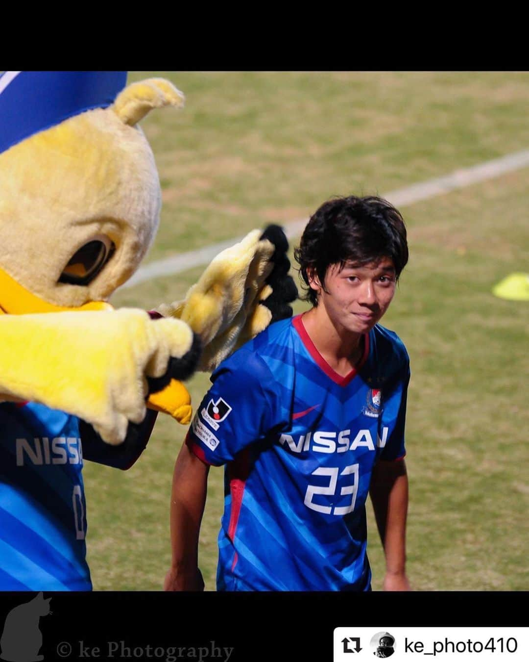 松本翔さんのインスタグラム写真 - (松本翔Instagram)「一つの夢がかなった瞬間﻿ ﻿ 2011.9.14 (ルーキーイヤー 19歳)﻿ たった4分間でも、サッカー人生の中で最高の時間でした。﻿ この瞬間を改めて伝えてくださりありがとうございます。﻿ ﻿ プロ10年目の今、この10年間、無駄な日なんて1日もない。﻿ ﻿ どんな人も、自分の過去に自信が持てた時、﻿ その過去は、今の自分にとって最大の武器になる！ ﻿ ﻿ #Repost @ke_photo410 with @make_repost﻿ ・・・﻿ Rookie year.﻿ ﻿ YNC 2nd Round, 1st Sec.﻿ 2011.09.14(Wed)19:30K.O.﻿ YOKOHAMA F.MARINOS - KAWASAKI FRONTALE﻿ ﻿ #横浜fマリノス #yokohamafmarinos #fmarinos  #fw #23 #松本翔 #横浜沸騰 #soccer #football #サッカー好きな人と繋がりたい #photo #photography #写真撮るの好きな人と繋がりたい #ファインダー越しの私の世界 #ファインダーは私のキャンパス #写真で伝えたい私の世界 #nikon_photography_ #d300 #横浜カメラ部 #j撮り #マリフォト部 #言い付けを守ります #蔵出し #スパイクの紐 #高知 #応援してます﻿ ﻿」6月11日 20時30分 - matsumotosho444