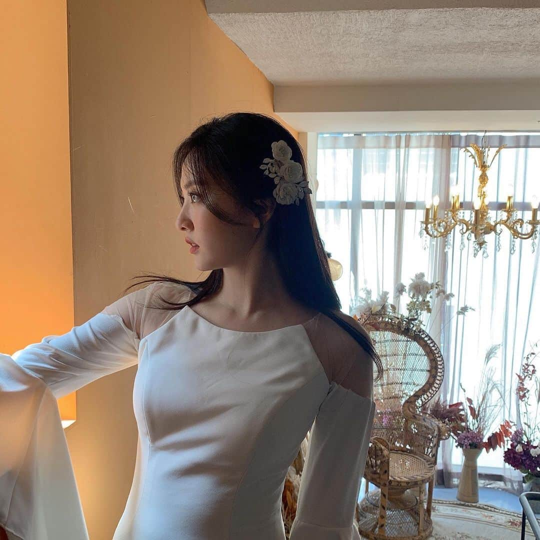 ヘリョン さんのインスタグラム写真 - (ヘリョン Instagram)「내옆선 초콤 예쁘네😏?」6月11日 20時25分 - haeryung_na_