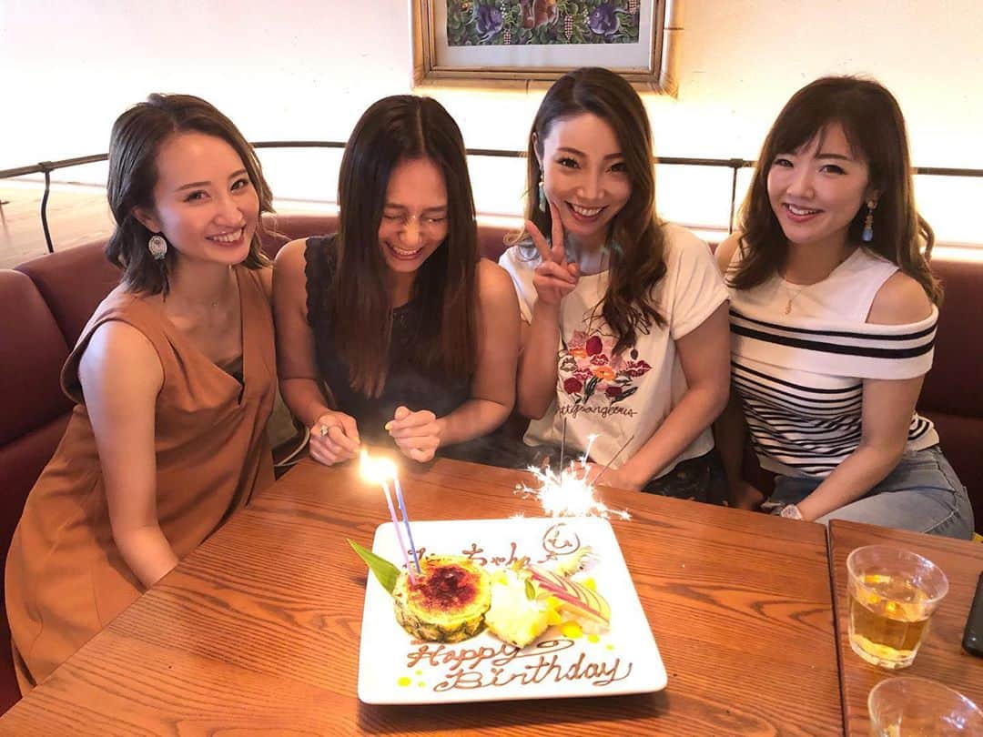 YUKAさんのインスタグラム写真 - (YUKAInstagram)「ぼぅちゃん&みぃちゃんのお誕生日lunchー🎂❤️ 今年もお祝い出来てよかった😌💓 . #happybirthday #friends #lunch」6月11日 20時26分 - yukarolly
