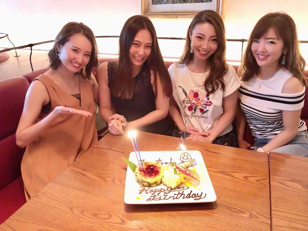YUKAさんのインスタグラム写真 - (YUKAInstagram)「ぼぅちゃん&みぃちゃんのお誕生日lunchー🎂❤️ 今年もお祝い出来てよかった😌💓 . #happybirthday #friends #lunch」6月11日 20時26分 - yukarolly