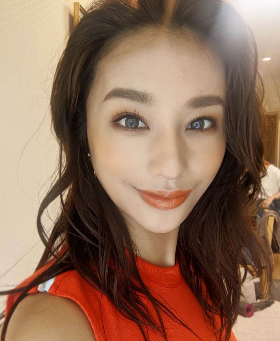 のインスタグラム：「Hair&Make up by @chibilisa 💄 #メアメイク #蜜柑色リップ #バゲット 🥖 #makeup #高橋メアリージュンメイク」