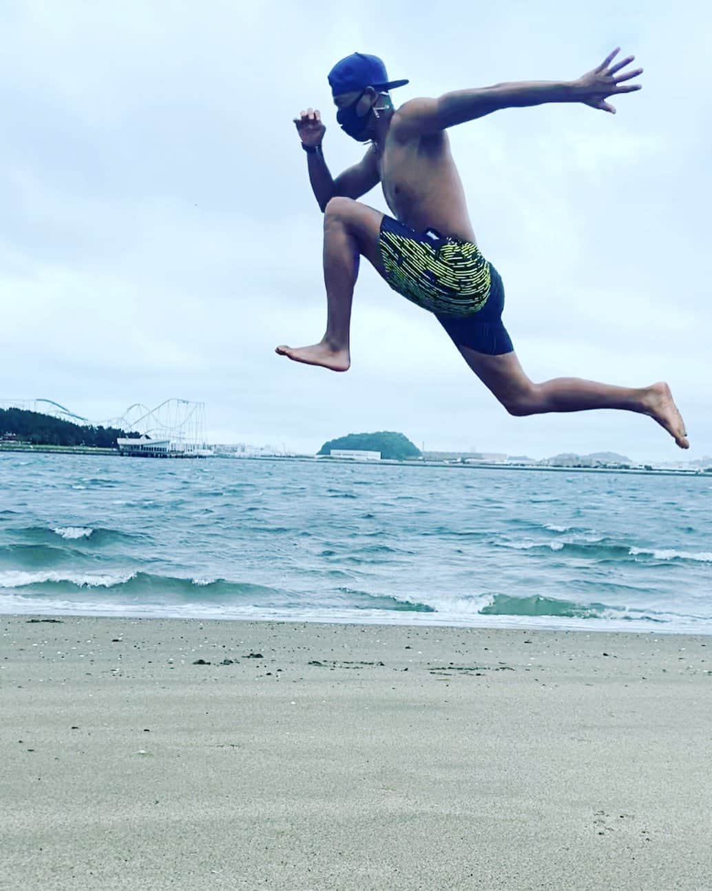 モーゼス夢さんのインスタグラム写真 - (モーゼス夢Instagram)「お外で身体を芯から動かそう🔥!! 躍動感ある身体を  まだ未定ですが。 お外でトレーニング会開催しますかね♪ 参加したい人ー✋✋🏻✋🏼✋🏽✋🏾✋🏿 #尼崎の黒豹 #アマクロ」6月12日 7時03分 - dreamer0201