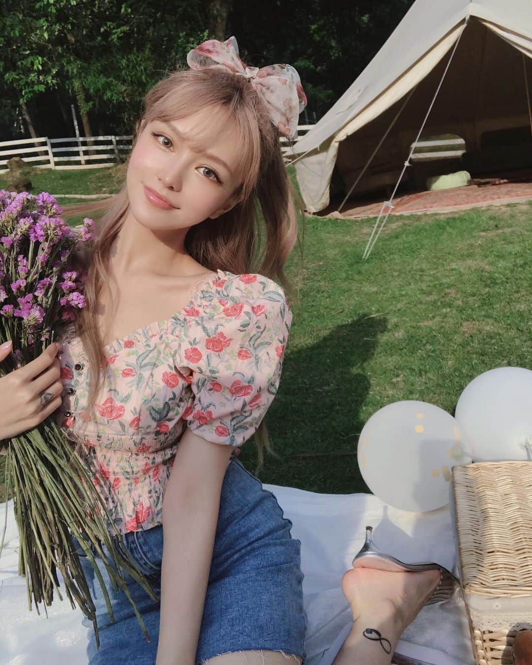 Grace Chowのインスタグラム：「听说～我这个蝴蝶结头最近很火」
