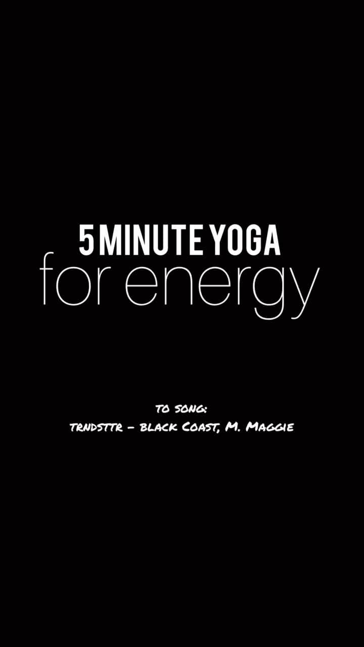 Kalyn Nicholsonのインスタグラム：「song: Trndsttr by Black Coast, M. Maggie  Follow along flow through one full song of poses that help generate a little energy whenever you need it!」