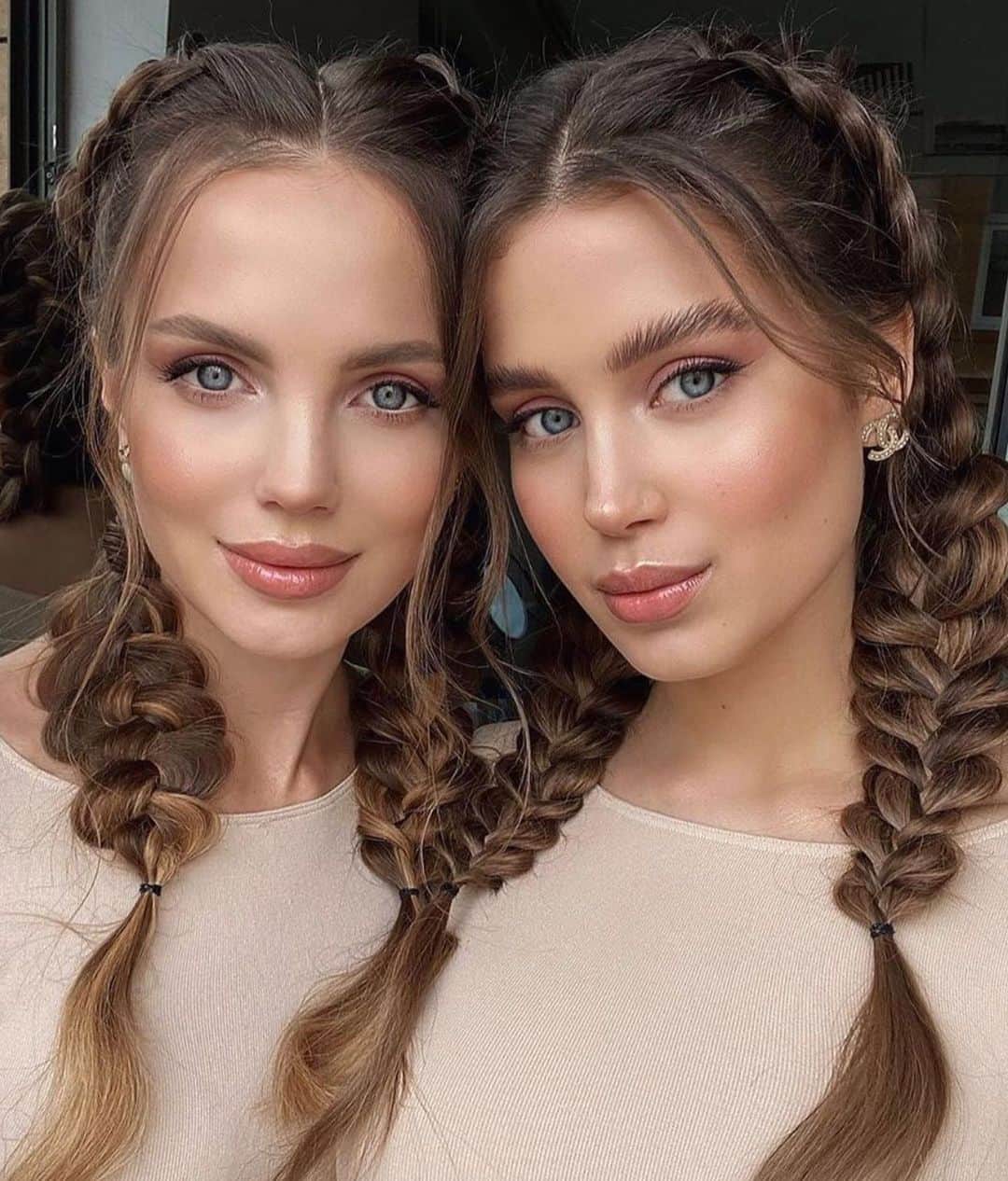I N S T A B R A I Dのインスタグラム：「Seeing double ... absolutely love these pulled out pigtail braids🥰💕」