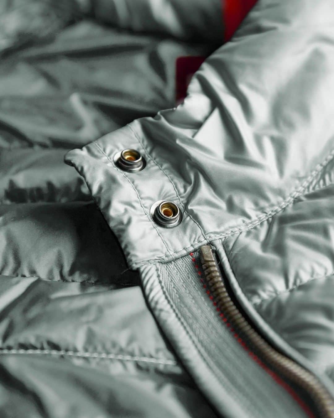 のインスタグラム：「Do you want to feel like a shiny star? Our Sheen jacket does the trick. Lightweight but warm, sporty and cool. . . . #Parajumpers #PJS #PJSFriends #Jacket #spring #summer #springsummer #springcollection #newcollection #DownFillJacket #springtime #springishere #jackets #jacket #taffeta #ss20 #SHEENJACKET #Womenswear #womensmotorcyclejacket」
