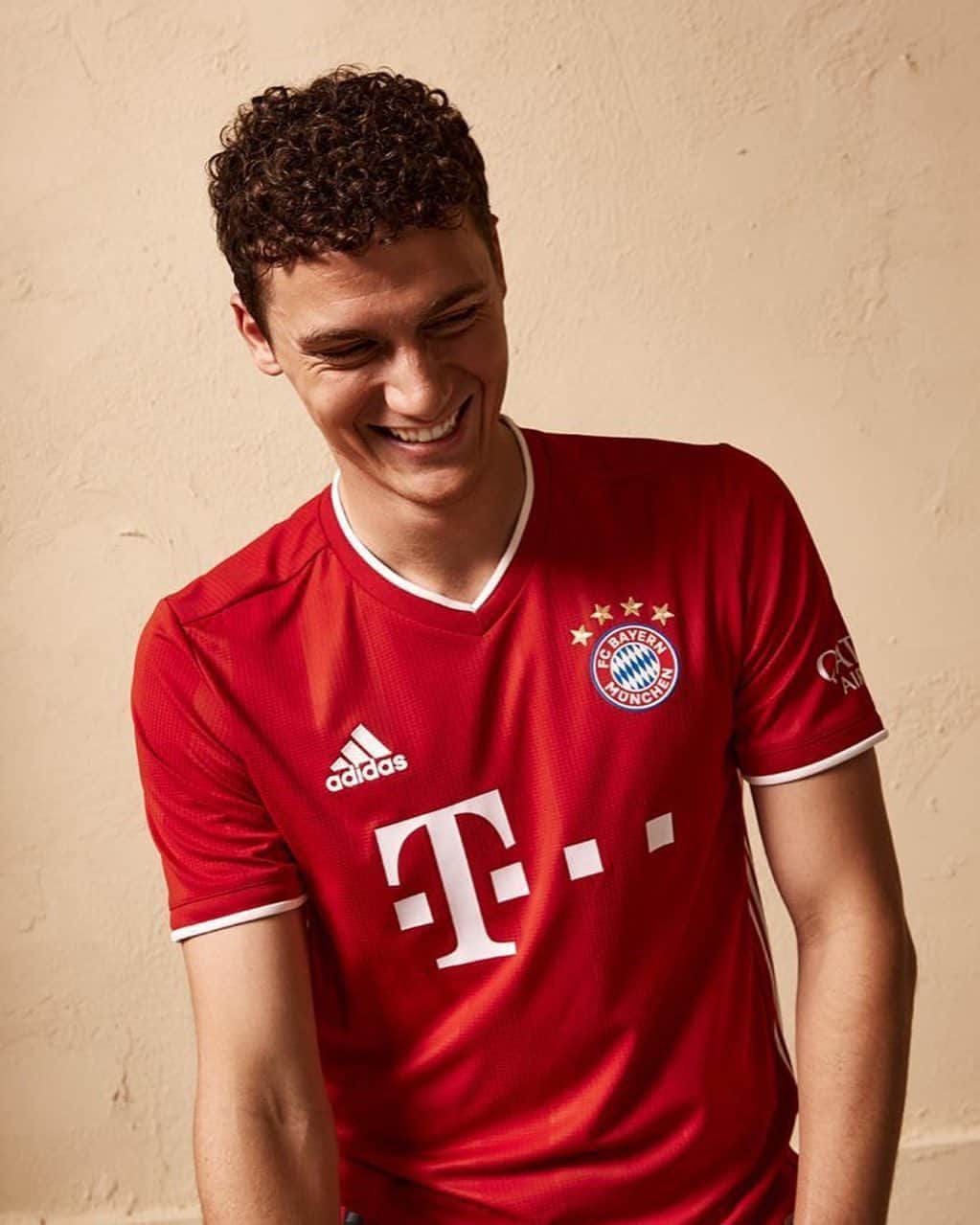 ベンジャマン・パヴァールさんのインスタグラム写真 - (ベンジャマン・パヴァールInstagram)「🆕👕 Fier de faire partie de la famille FC Bayern. One family ❤@fcbayern @adidasfootball」6月12日 0時16分 - benpavard21