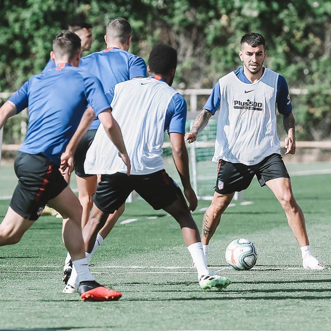 アンヘル・コレアさんのインスタグラム写真 - (アンヘル・コレアInstagram)「3 días 🕑⚽️💪🏼 . #VolvesEsGanar」6月12日 1時06分 - angelcorrea32