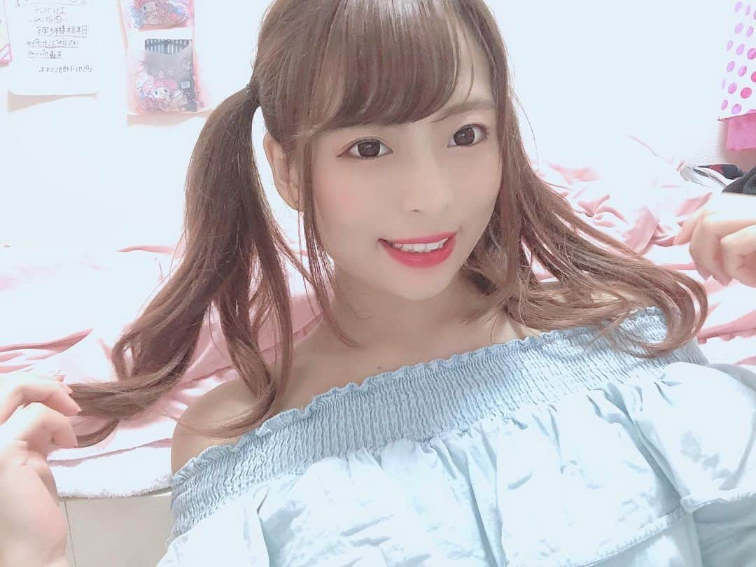 亀田ゆかりさんのインスタグラム写真 - (亀田ゆかりInstagram)「. . 最強ツインテール？ . . #ツインテール #オフショル  #ピンク #ガーリー #コーデ #メイド #春服 #コーデ⠀ #彼女感 #サロンモデル #ロングヘア ⠀ #モデル #アイドル #エイトフラッグ ⠀ #乃木坂46 #橋本奈々未 #白石麻衣」6月12日 1時15分 - yukari_ngzk