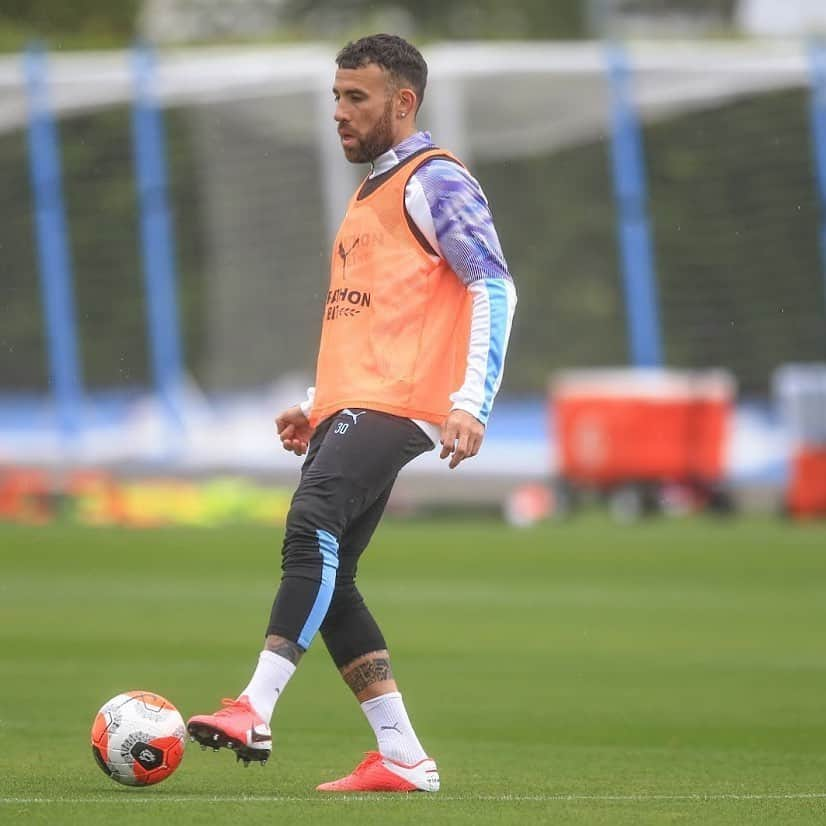 ニコラス・オタメンディさんのインスタグラム写真 - (ニコラス・オタメンディInstagram)「⚽️ 🏃🏻#manchestercity #training ✅」6月12日 1時34分 - nicolasotamendi30