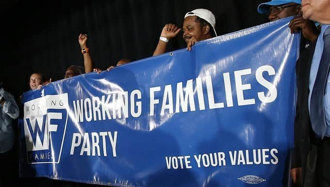 セレーナ・ゴメスさんのインスタグラム写真 - (セレーナ・ゴメスInstagram)「Footage is from the @nytimes of Tuesday’s wait lines outside of polls in Georgia. This is what happens when the votes of communities of color are actively suppressed by state governments. Organizations like @blackvotersmtr & @workingfamilies are leading the charge in ensuring these voter suppression efforts fail. We do this by talking to voters about the issues and getting them to the ballot box. You can join @workingfamilies efforts to get out the vote by texting WFP to 30403. ⠀ ⠀ Lastly we are supporting @mvmnt4blklives for their national weekend of action.⠀ ⠀ — Nelini Stamp (@nelstamp)」6月12日 2時06分 - selenagomez