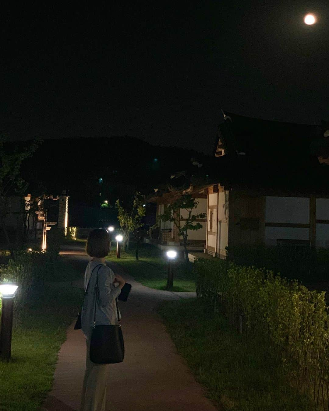 ナム・ボラさんのインスタグラム写真 - (ナム・ボラInstagram)「달이 참 밝구나🌕」6月12日 2時16分 - nambora