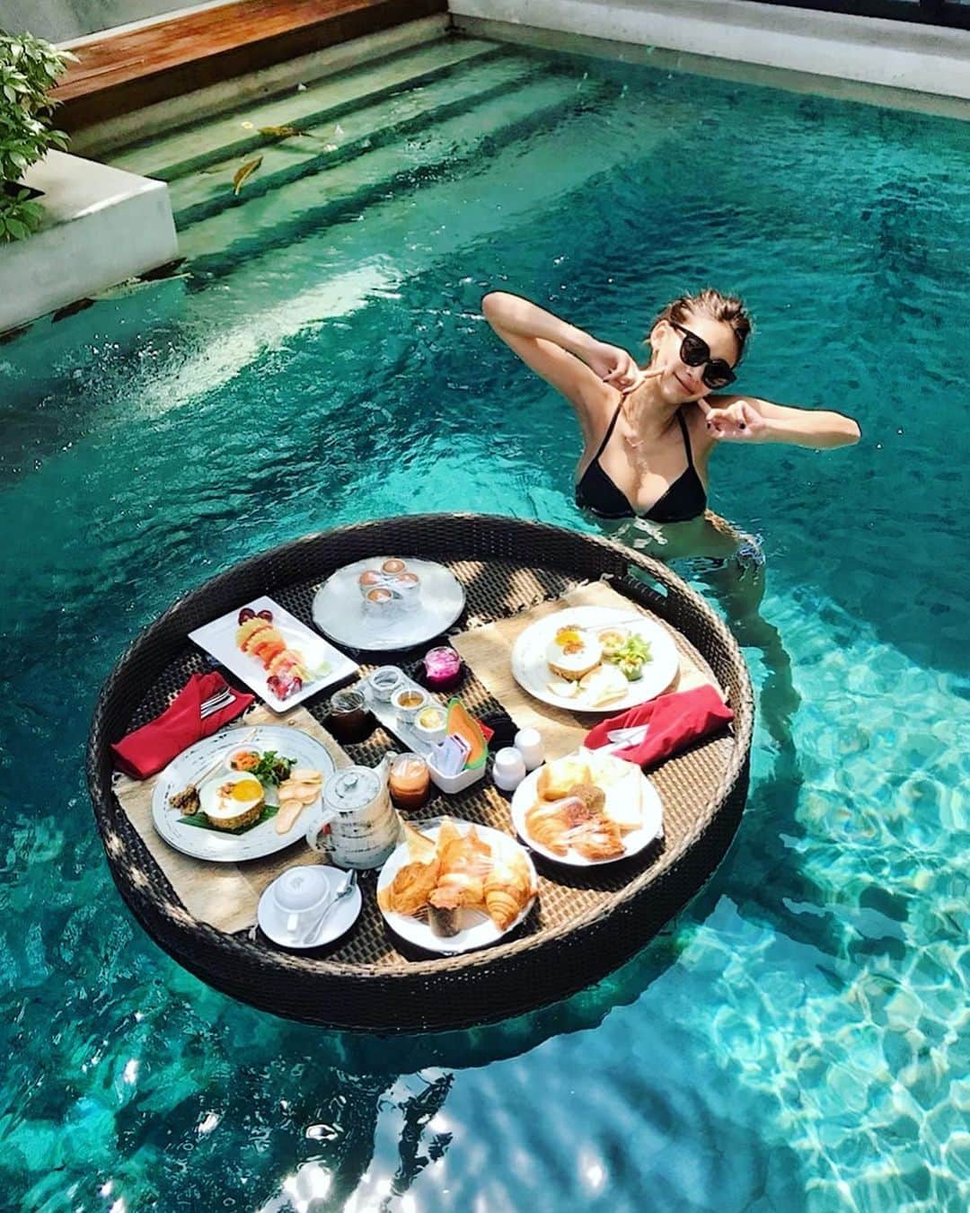 里海さんのインスタグラム写真 - (里海Instagram)「なんのポーズなのかわからない2016年Bali  7月になったらどこか行けるかな⁇✈️」6月12日 2時45分 - satoumi0330
