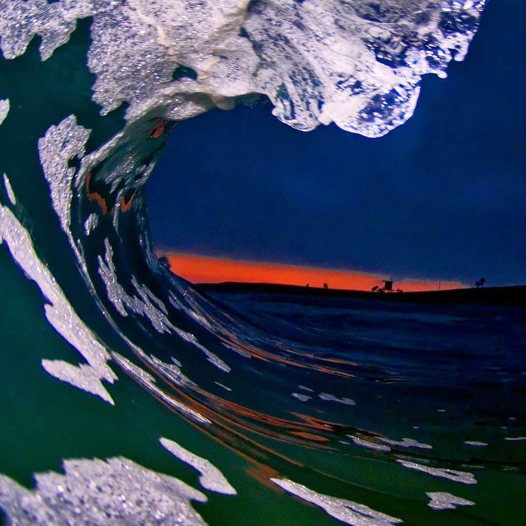 クラーク・リトルさんのインスタグラム写真 - (クラーク・リトルInstagram)「A shot I took at the wedge at dusk. #tb 🌊⚡️⚡️⚡️ #newportbeach #california #clarklittle 🆑」6月12日 2時50分 - clarklittle