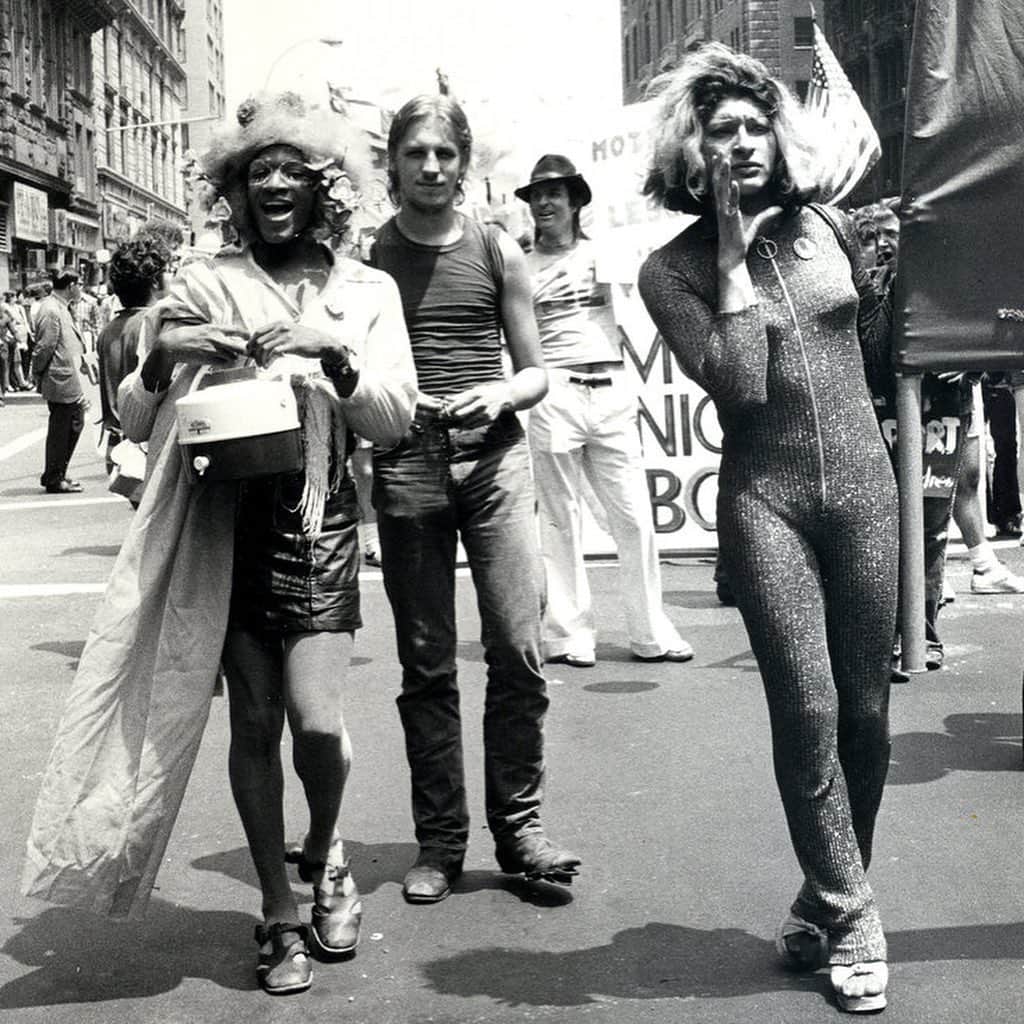 ケイト・ナッシュさんのインスタグラム写真 - (ケイト・ナッシュInstagram)「Marsha P & Sylvia Rivera we salute you! Trans rights are human rights!!!! DUHHHR. It’s pride month and only the almighty genderqueer GOD themself only knows where I’d be without this community in my life. The love, support, passion, beauty, fun, dancing, laughter, friendship, depth, happiness and MAGIC that I am given in abundance from the LGBTQIA community has lifted my life to a transcendental LEVEL, saved my soul, fixed my car & cleared my acne. I would not be myself without you. I love you! See you! Hear you! Want to THANK you for everything you do for me, I could never repay you in one lifetime but I will try to in every single one. I love you SO SO MUCH! I celebrate this pride month by donating, reflecting, expanding my perspective as much as possible and educating myself on the history of the movement 💖💖💖💖💖💖💖💖」6月12日 2時56分 - katenash