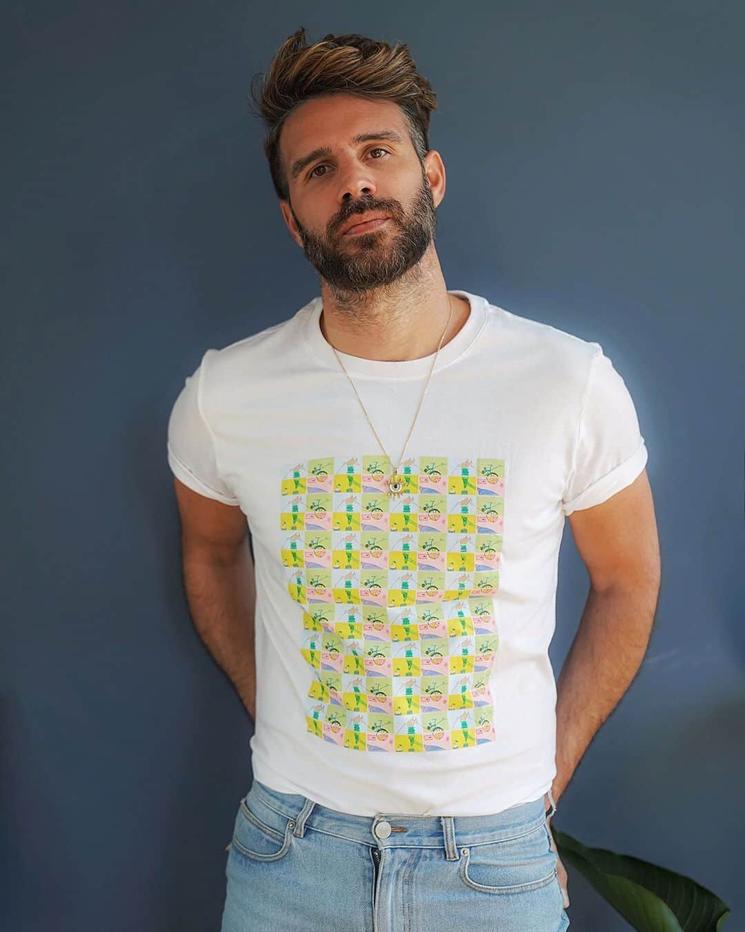 DKNYさんのインスタグラム写真 - (DKNYInstagram)「The DKNY x @HetrickMartin Tee for Pride 2020, as seen on @ChristianBendek. Featuring custom artwork by HMI Youth Nij Brown, the tee is available exclusively on DKNY.com. A donation has been made by DKNY to HMI to support its pioneering mission. #DKNY #ProudToBe」6月12日 3時10分 - dkny